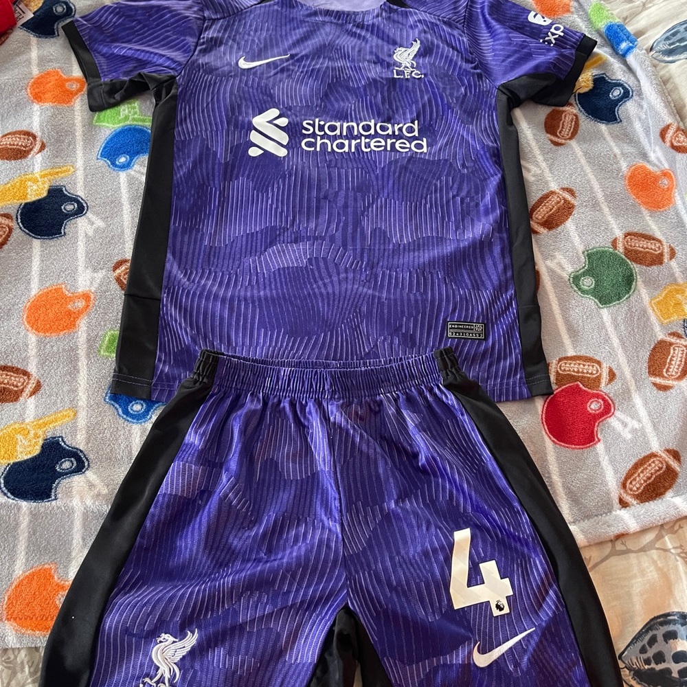 Liverpool Virgil Nike Kids Purple Soccer Jersey Set